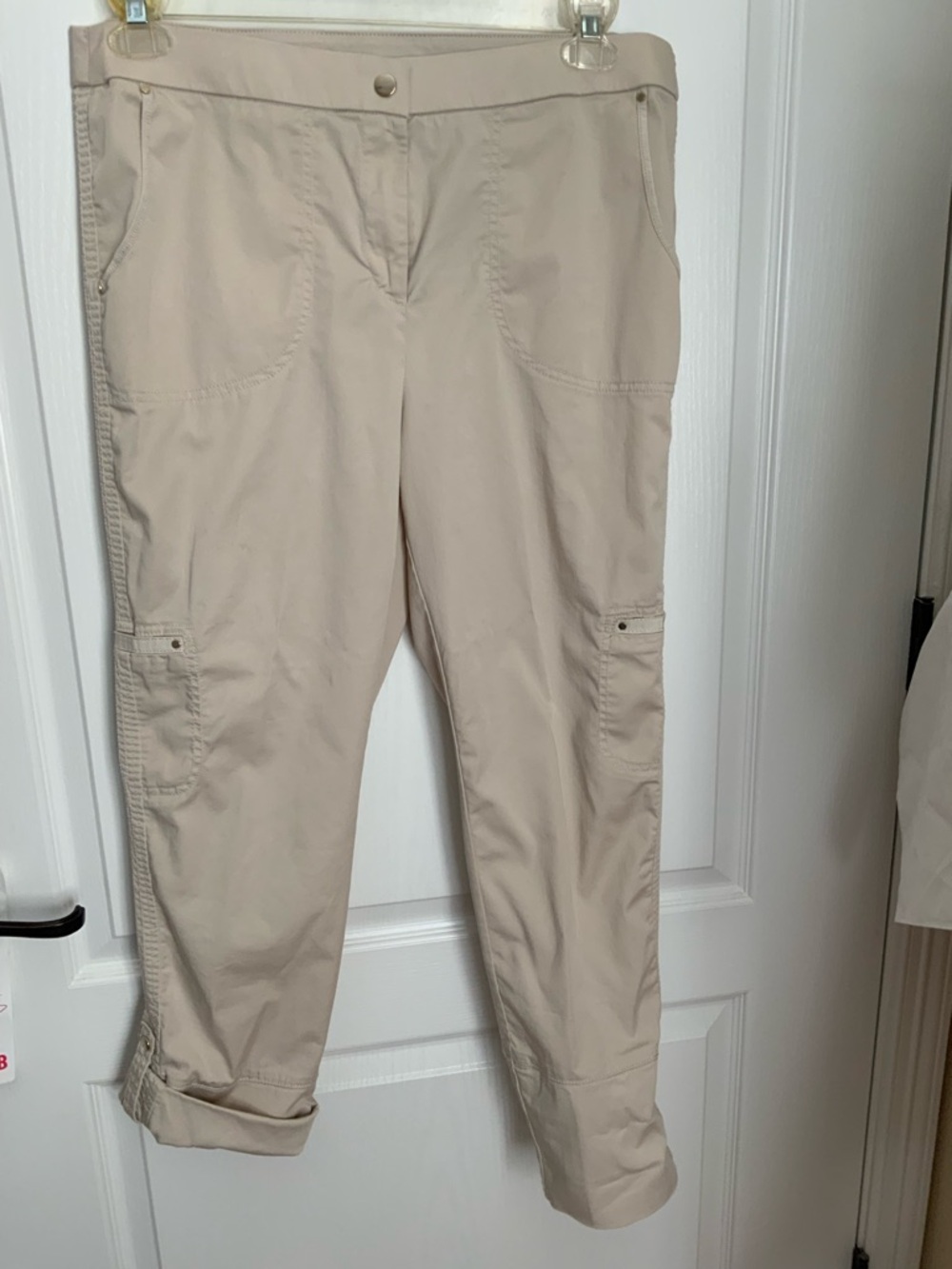 Chico's Light Beige  Cargo Pants SZ 2 Adjustable Hem Length Easy Care